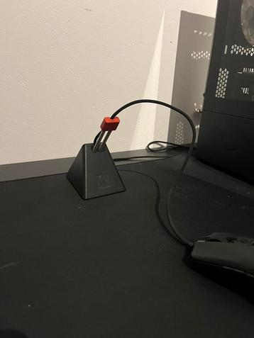 Mouse bungee beschikbaar voor biedingen
