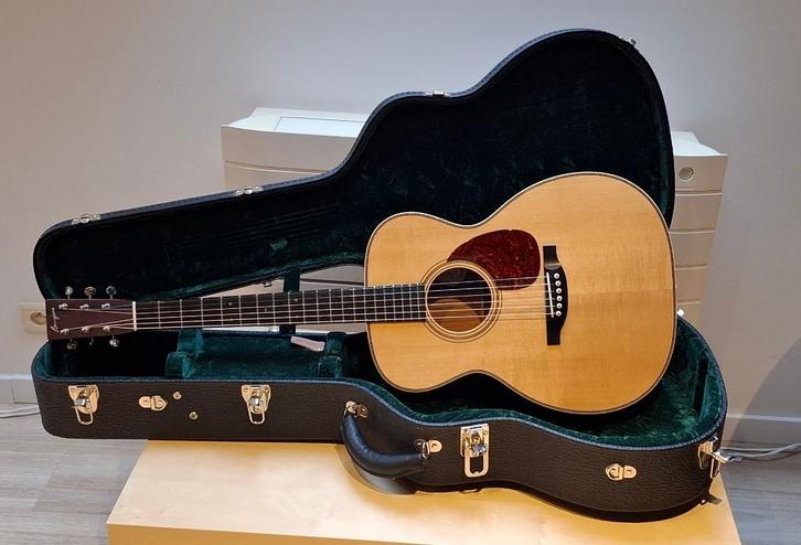 Bourgeois OM "Panama Red" gitaar 2023, Muziek en Instrumenten, Snaarinstrumenten | Gitaren | Akoestisch, Zo goed als nieuw, Western- of Steelstringgitaar