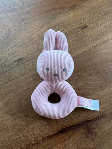 Nijntje Rammelaar Roze Babyrib beschikbaar voor biedingen