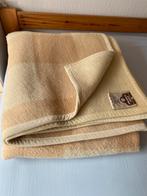 Vintage 100% zuiver wollen deken van Vendor (V&D) 2 persoons, Huis en Inrichting, Slaapkamer | Beddengoed, Beige, Tweepersoons