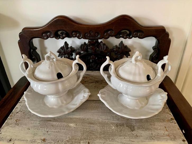 2x Antieke Petrus Regout Wellington sausterrines Maat Nr 2, Antiek en Kunst, Antiek | Servies los, Ophalen of Verzenden