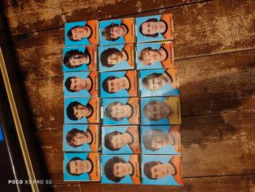 Partij oude voetbal puzzels beschikbaar voor biedingen