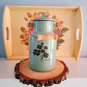 Decoratieve emaille melkbus in grijsgroen beschikbaar voor biedingen