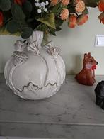 Mooie stenen bloemenvaas van Intratuin, Huis en Inrichting, Ophalen, Steen, Overige kleuren, Zo goed als nieuw