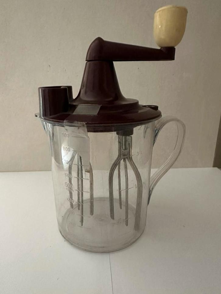 Maineck handmixer kunststof met BAKELIET, Antiek en Kunst, Antiek | Keukenbenodigdheden, Ophalen of Verzenden