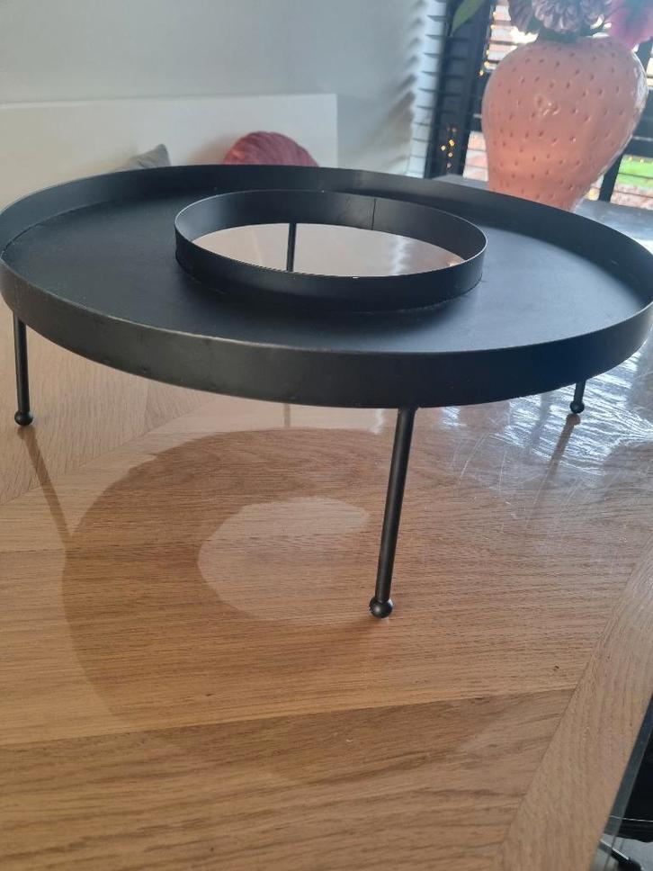 Dienblad pronkschaal op pootjes, Huis en Inrichting, Woonaccessoires | Dienbladen, Zo goed als nieuw, Metaal, Rond, Ophalen