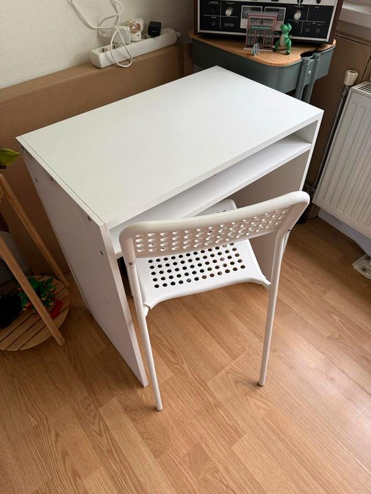 IKEA bureau + IKEA stoel – wit – uitstekende staat, Huis en Inrichting, Bureaustoelen, Zo goed als nieuw, Wit, Ophalen