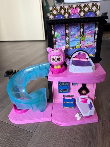 Zooble speelset met glijbaan & slaapkamer & 1 poppetje beschikbaar voor biedingen