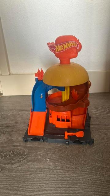 Hot Wheels City Burger Drive-Thru Playset beschikbaar voor biedingen