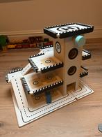 Houten Parkeergarage met Helikopterplatform, Ophalen, Gebruikt