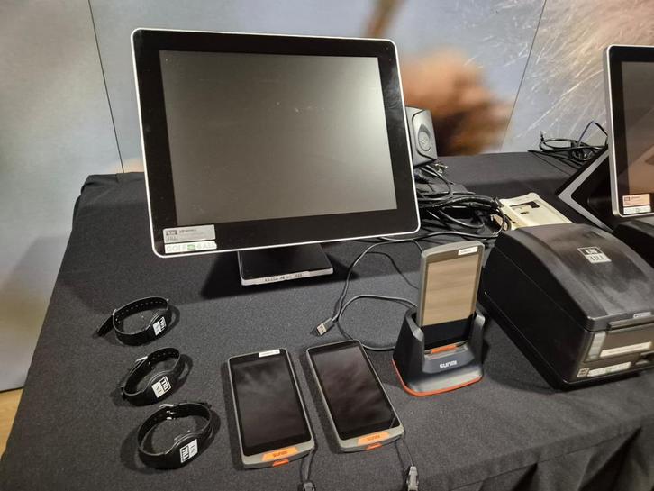 PRIJS VERLAAGD.! Kassasysteem horeca Untill / Adnamics, Zakelijke goederen, Kantoor en Winkelinrichting | Kassa's en Betaalsystemen