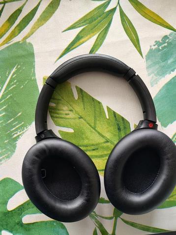 Prima werkende Sony WH-1000XM4 koptelefoon in goede staat beschikbaar voor biedingen