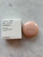 Rare Beauty Silky Touch Highlighter, Gehele gezicht, Ophalen of Verzenden, Zo goed als nieuw, Make-up