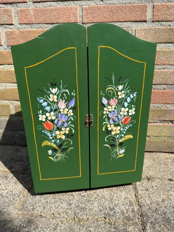 Poppen kledingkast, Verzamelen, Poppen, Zo goed als nieuw, Ophalen of Verzenden