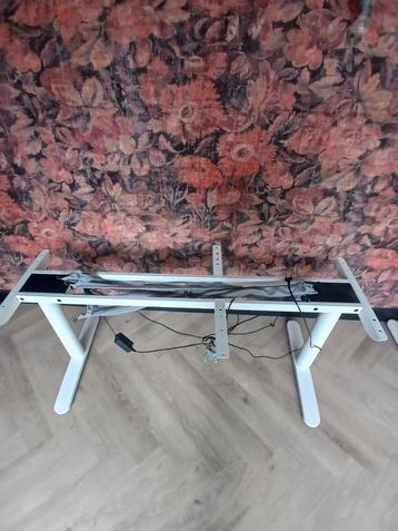 Bekant elektrisch verstelbaar onderstel. 160 x 80 
