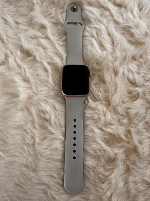 Apple Watch Series 4 (40mm GPS) met 5 extra bandjes!, Sieraden, Tassen en Uiterlijk, Smartwatches, Gebruikt, iOS, Roze, Afstand