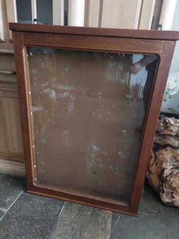 eiken hang vitrine kast uit museum beschikbaar voor biedingen