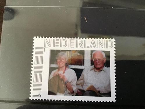 persoonlijke postzegel stel krant handwerk postfris     86, Postzegels en Munten, Postzegels | Nederland, Postfris, Na 1940, Ophalen of Verzenden