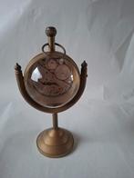 Glazen Bol Klokhorloge in Standaard, Ophalen of Verzenden, Gebruikt, Analoog, Wekker of Tafelklok
