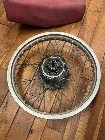 Achterwiel en zadel YZ125 G 1980 beschikbaar voor biedingen