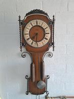Hermle wandklok, bijzonder design, Antiek en Kunst, Antiek | Klokken, Ophalen