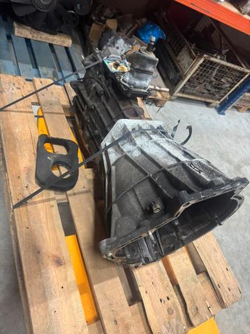 Land Rover defender r380 Td5 versnellingsbak  beschikbaar voor biedingen