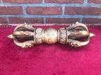 grote en zware bronzen vajra/ dorje, Tibet, 23.5 cm, Antiek en Kunst, Kunst | Niet-Westerse kunst, Ophalen of Verzenden