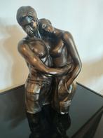 Beeld liefdes paar gemaakt van polyresin H23 cm, Antiek en Kunst, Ophalen of Verzenden