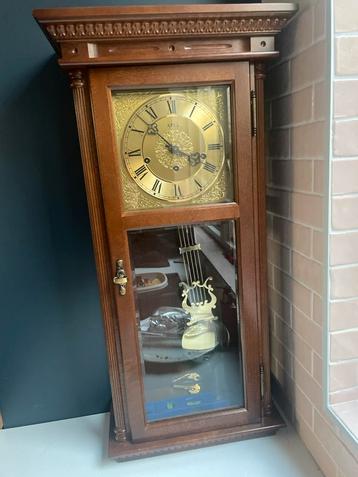 Ams Wandklok - Zo Goed Als Nieuw! beschikbaar voor biedingen