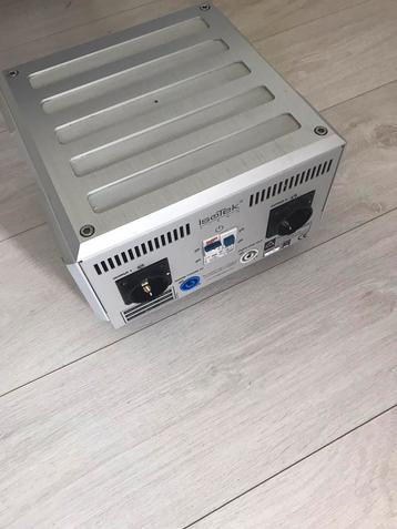 IsoTek Titan G2power conditioner voeding Stroom Regenerator  beschikbaar voor biedingen