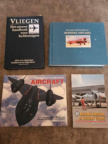 Vier vliegtuigboeken voor de liefhebbers  beschikbaar voor biedingen