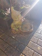 Leuke zware tuinkabouter van beton met vogelbad., Ophalen of Verzenden, Gebruikt, Beton, Tuinkabouter