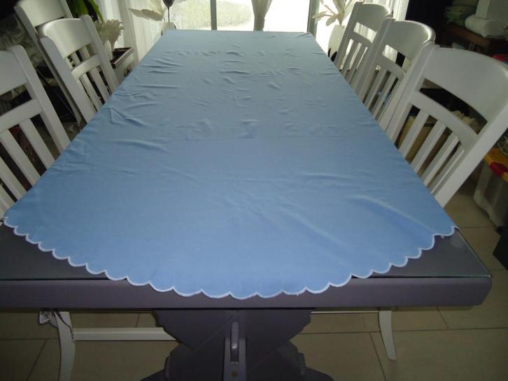 tafellaken tafelkleed blauw met geschulpte randen ovaal, Huis en Inrichting, Tafelkleden, Zo goed als nieuw, Ovaal, Binnen, Ophalen of Verzenden