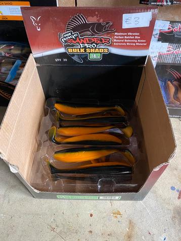 OPRUIMING Fox Rage zander pro bulk shads 14cm black/carrot beschikbaar voor biedingen