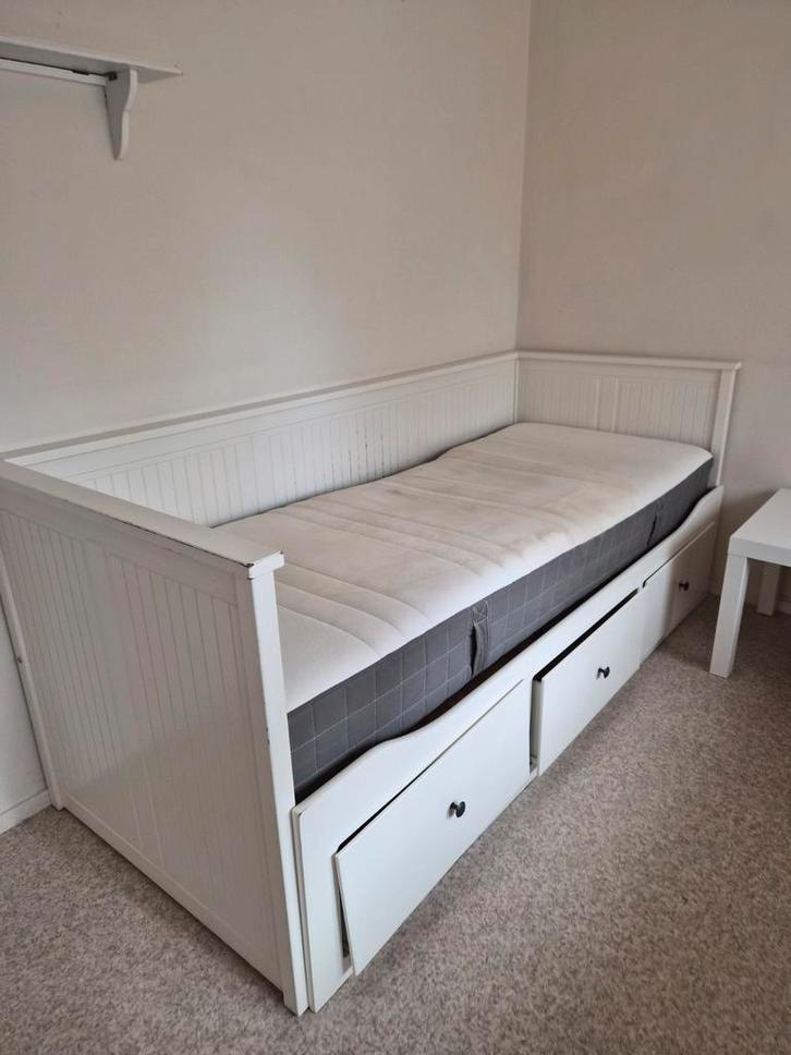 2x IKEA kinderbedden met nachtkastje, Kinderen en Baby's, Kinderkamer | Bedden, Gebruikt, 180 cm of meer, 70 tot 85 cm, Lattenbodem