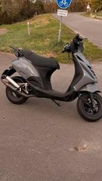Zip 70cc BROM, Fietsen en Brommers, Scooters | Piaggio, Ophalen, Tweetakt, Maximaal 45 km/u, Zo goed als nieuw