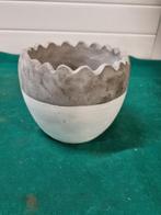 bloempot grijs wit kartelrand, Ophalen of Verzenden, 'T Olde Gre-j, Info@toldegrej.nl, Endepoelstraat 20f Didam