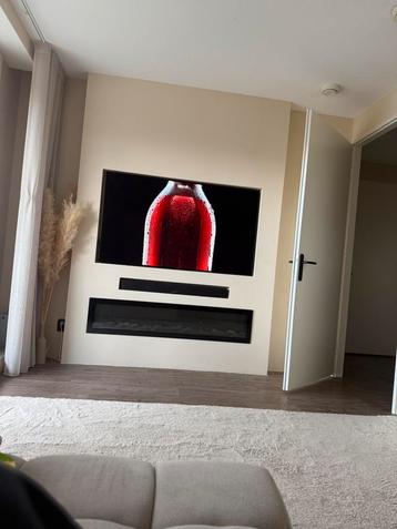 4K OLED TV 65 INCH! beschikbaar voor biedingen