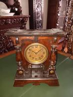 Antieke klok met carillon, Ophalen