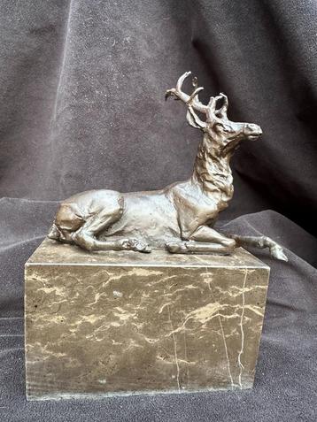 Hert/Bok , gesigneerd Carvin.brons/bronzen beschikbaar voor biedingen