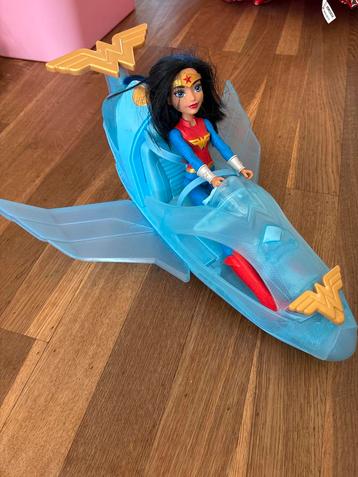 Wonder Woman Pop met Vliegtuig beschikbaar voor biedingen