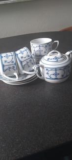 Saks Blau, Suikerpot met 4 kopjes en drie schoteltjes ., Antiek en Kunst, Antiek | Servies compleet, Ophalen of Verzenden