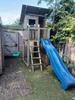 Houten speelhuis met glijbaan & schommel, Kinderen en Baby's, Speelgoed | Buiten | Speeltoestellen, Ophalen, Gebruikt, Glijbaan