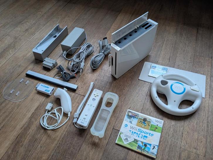 Wii Sports bundle compleet met HDMI en stuur, Spelcomputers en Games, Spelcomputers | Nintendo Wii, Gebruikt, Met 1 controller