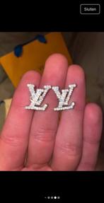 Original louis vuitton oorbellen 15mm, Ophalen of Verzenden, Zo goed als nieuw, Overige materialen