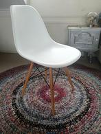 Twee Witte Kuipstoelen, Huis en Inrichting, Stoelen, Ophalen of Verzenden