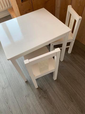 Tafeltje + 2 stoelen Ikea