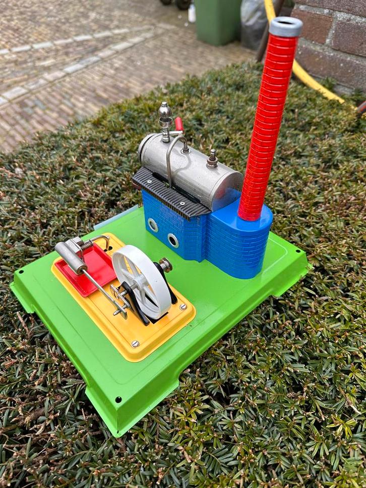 Wilesco D8 Stoommachine - Multi Color, Antiek en Kunst, Antiek | Speelgoed, Ophalen of Verzenden