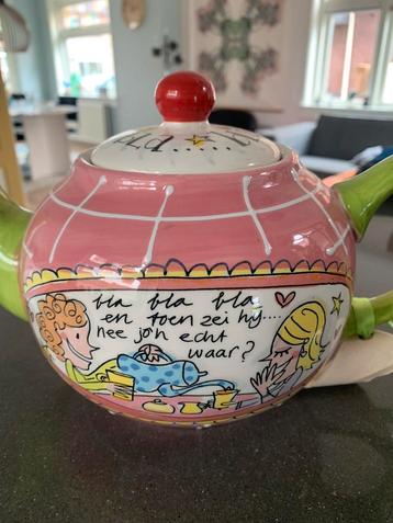 Blond servies theepot  beschikbaar voor biedingen