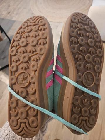 Adidas Gazelle lichtblauw maat 40 beschikbaar voor biedingen